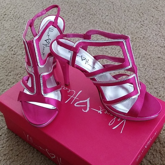 Shoes - Picture 4 of 5